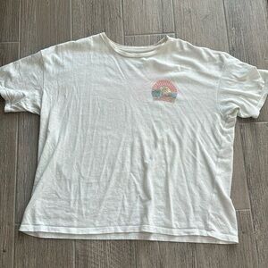 super cute and comfy size L white graphic tshirt from Billabong!!